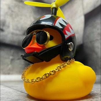 Аксессуар на торпеду в авто Crazy Duck утка в шлеме акулы с пропеллером