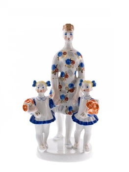 Статуетка порцелянова KYIV PORCELAIN Мама і діти 28 см (97)
