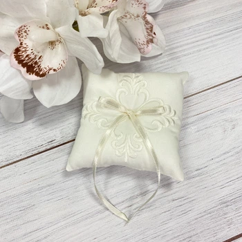 Подушечка для крестика Дарья ivory