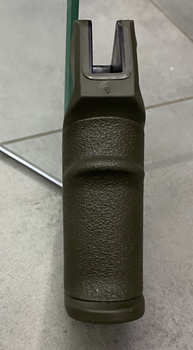 Рукоятка пистолетная для AR15 прорезиненная DLG TACTICAL (DLG-106), цвет Олива, с отсеком для батареек
