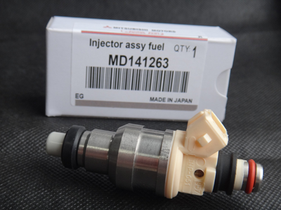 Паливна форсунка Mitsubishi MD141263