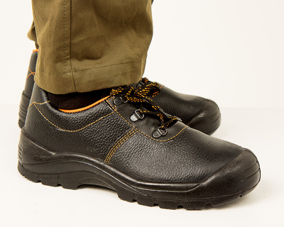 Кросівки чоловічі з посиленим носком, колір чорний, 42