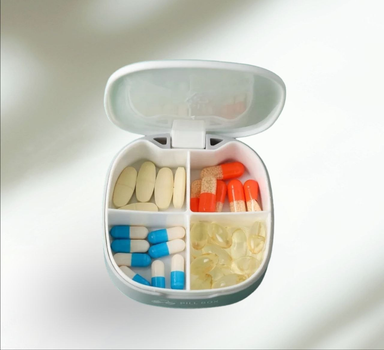 Карманная таблетница органайзер для таблеток на 4 ячейки белая