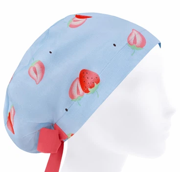 Медицинская шапочка женская HeadwearUniverse универсальная принт Клубничка