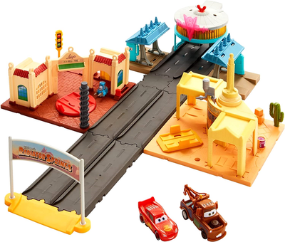 Zestaw do zabawy Mattel Disney Pixar Cars On The Road Radiator Springs Tour (0194735058327)