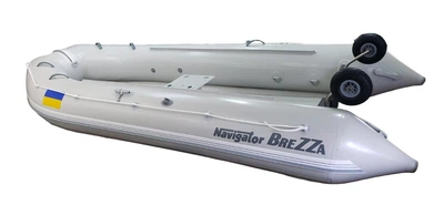 Лодка с надувным дном низкого давления Navigator Brezza 400 светло-серый