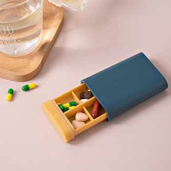 Карманная таблетница органайзер для таблеток от 3 до 6 ячеек синяя