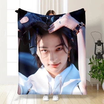Плед покрывало Stray Kids Hyunjin 135х160 Синее Плюш-велюр