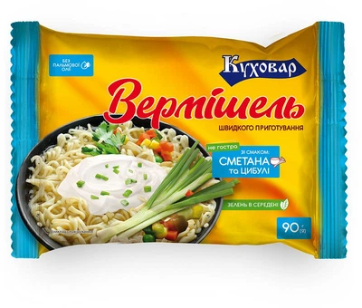 Упаковка вермішелі швидкого приготування Куховар зі смаком сметани та зеленої цибулі не гостра 90гх48шт