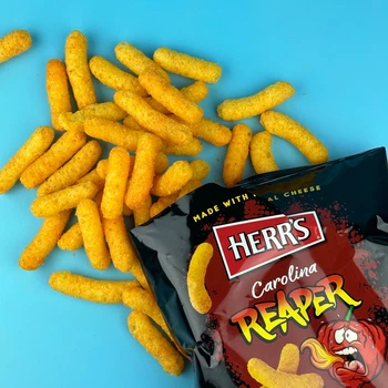 Кукурузные палочки Herr's Carolina Reaper Scorchin' HOT 113 г