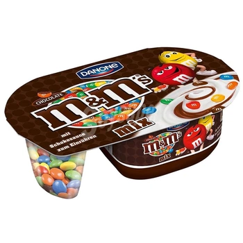 Йогурт с шоколадным кремом и драже M&M's Danone Chocolate 120г