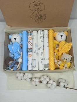 Набор для новорожденных для близнецов: пеленки и игрушки a.l.babybox желто-голубой