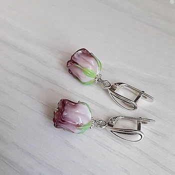 Серьги Hand Made с розами из муранского стекла в бело-бордово-фиолетовых оттенках