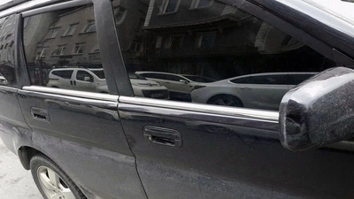 Нержавеющие молдинги стекол (4 шт) для Honda HR-V 1998-2006 годов.