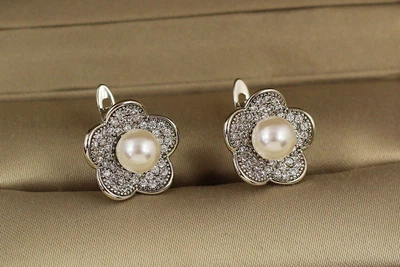 Сережки Xuping Jewelry бегонія із перлами 1.3 см сріблясті