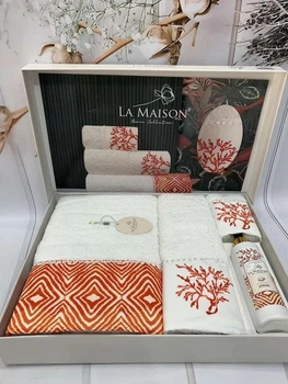 Подарочный комплект полотенец с духами La Maison 30х50см+50х90см+70х140см (pbe0047996)