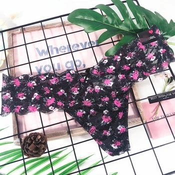 Мереживні трусики-стрінги B Intimates чорні з квітковим принтом M
