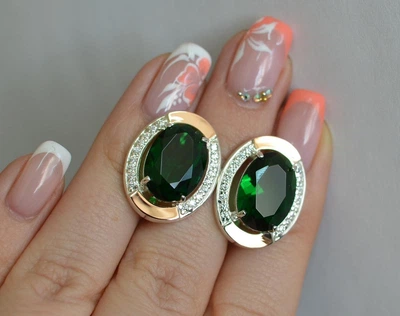 Серебряные серьги Silverstyle 037с, цвет камня зеленый