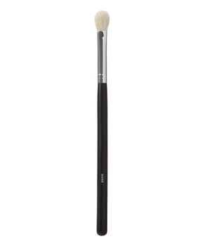 Кисть для нанесения и растушевки теней Morphe M433