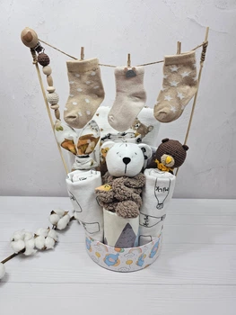 Букет подарков для малышей с пеленок и аксессуаров a.l.babybox Мамины объятия