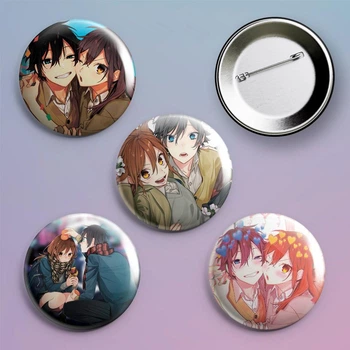Закатные значки аниме Хоримия Horimiya Hori-san to Miyamura-kun металлические на булавке 56 мм 4 штуки в комплекте