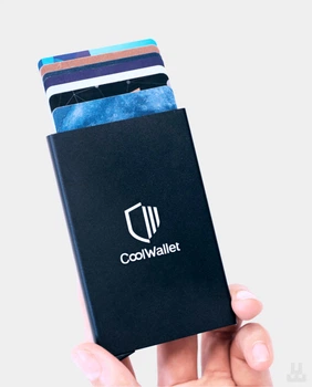 Чехол CoolWallet Cardholder