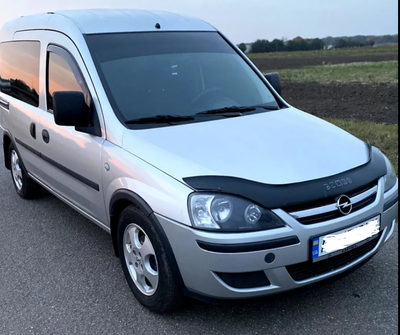 Дефлектор капота (мухобійка) VIP-TUNING для Opel Combo С 2001-2011