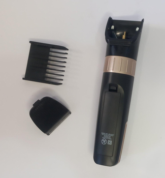 Машинка аккумуляторная для стрижки волос Geemy GM-6042