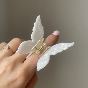Заколка-крабик для волосся Fashion Jewerly "Метелик" затискач з ацетату, колір білий перламутр (1 тип)