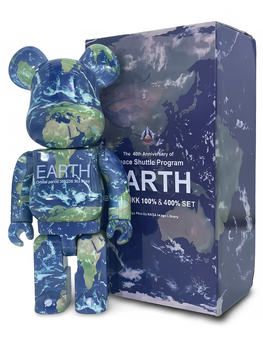 Статуетка Bearbrick x NASA x Earth 400% 28 см Medicom Toy Глянцева версія