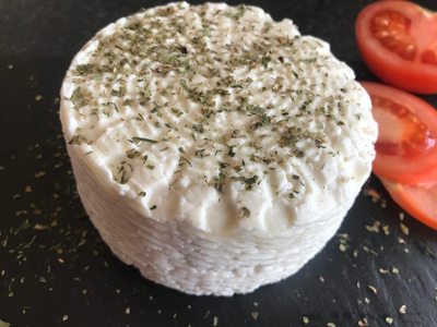 Сир Осетинський прованс Козацьке подвір'я вакуум 1 кг