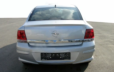 Спойлер для седана Opel Astra H (2004-2013 років) - під фарбування