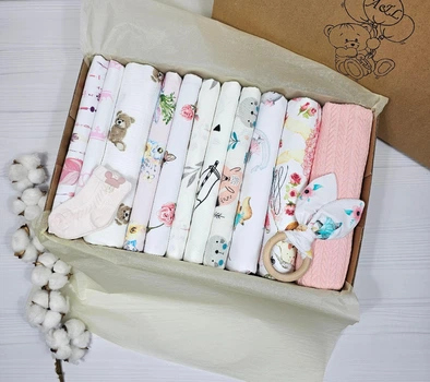 Набор для новорожденного: плед, пеленки и грызунок a.l.babybox Звери балерины Розовый