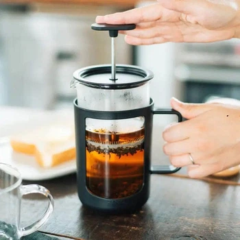 Френч-прес Hario Cafepress 600 мл для заварювання кави та чаю скляний