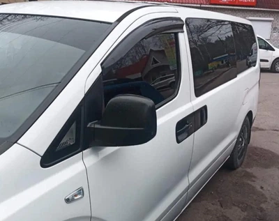 Дефлекторы окон Hyundai H1 2007- передние Sunplex
