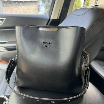 Стильная женская сумка на плечо Guess черная эко-кожа сумочка для девушек повседневная сумка