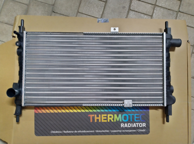 Радіатор THERMOTEC D7X043TT OPEL KADETT