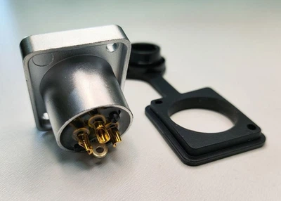 Панельный разъем, D-посадка, гнездо 3 контакта, XLR Male plug SA289-SC-PG-WP 3pin, пайка, серия WP, резиновые защитные заглушки