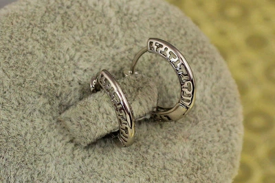 Сережки Xuping Jewelry колечки з грецьким візерунком по бокам 1,5 см сріблясті