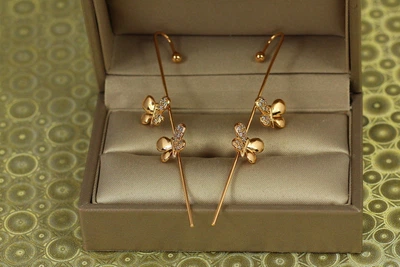 Сережки кафи Xuping Jewelry метелики на стеблі 5,7 см золотисті