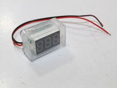 Вольтметр цифровий з проводом 6-12-24 V (3 знаки) 0.28 прозорий (крапля) червоне свічення