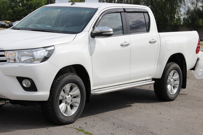 Боковые пороги KB001 (нерж) 60 мм для Toyota Hilux 2015- гг