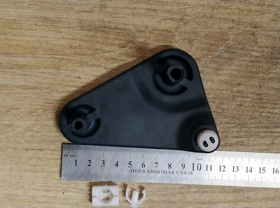 Кронштейн куліс КПП TOPRAN 117 804 VOLKSWAGEN GOLF, PASSAT