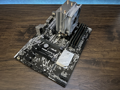 Игровой комплект Материнская плата ASUS + Intel Core i7-7700 + 16GB DDR4 Б/У