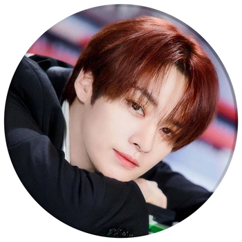 Значок кпоп акриловий Stray Kids Lee Know на шпильці 58 мм