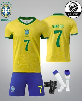 Футбольна форма дитяча Lion SPORT VINI JN. (ВІнісіус Жуніор) 7 з гетрами (розмір 34-38) Збірна Бразилії, сезон 24/25 та щитками, 26 розмір, ріст 140-145 см, жовта з синім