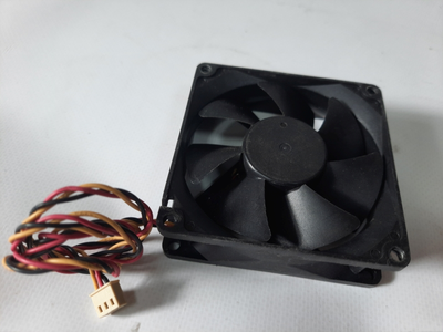 Вентилятор для корпуса YSTECH NFD128125BB-2F, 80х80х25мм (12v 0.45a 3pin)