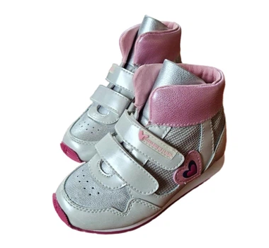 Ботинки для девочки Agatha Ruiz de la Prada 121971 серебристые 24