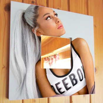 Зеркало "Певица Ариана Гранде. Ariana Grande" подарок для фанатов, поп музыка, для интерьера в спальню, кафе, караоке