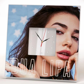 Настенные часы "Певица Дуа Липа. Dua Lipa" сувенир для фанатов, поп музыка, для интерьера в спальню, кафе, караоке